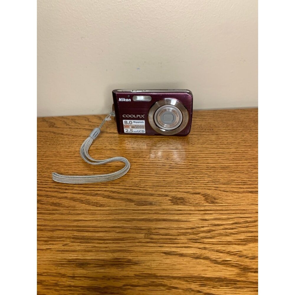 Nikon cool pix burgundy maroon digital camera for parts or repair